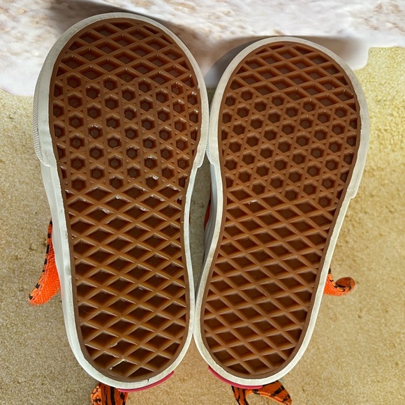 VANS•TIGER SHARK•TODDLER SIZE 5 - Picture 5 of 6